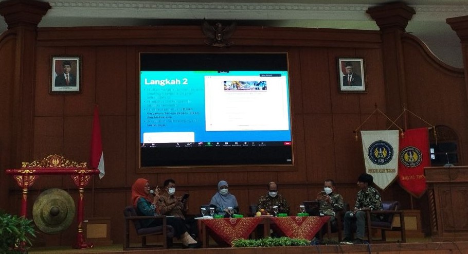 Sosialisasi Visi Misi FT pada kegiatan PKKMB 3